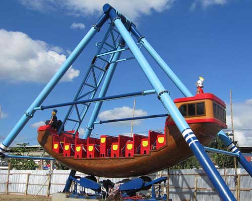 Pirate ship amusement ride