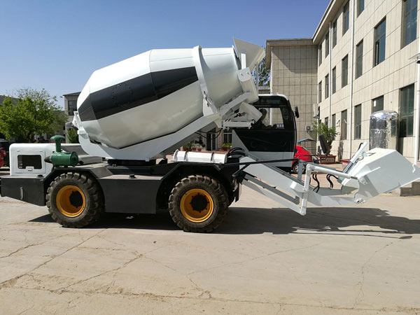 self loading cement mixer