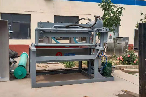 An Egg Crate Making Machine